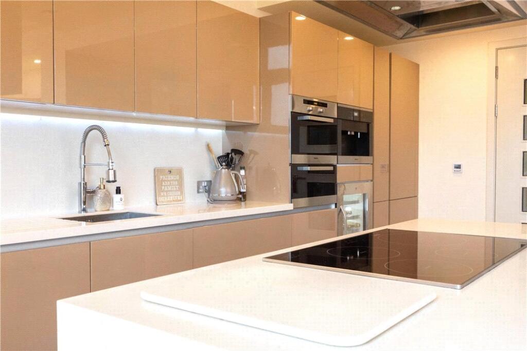 A clean and practical guest kitchen